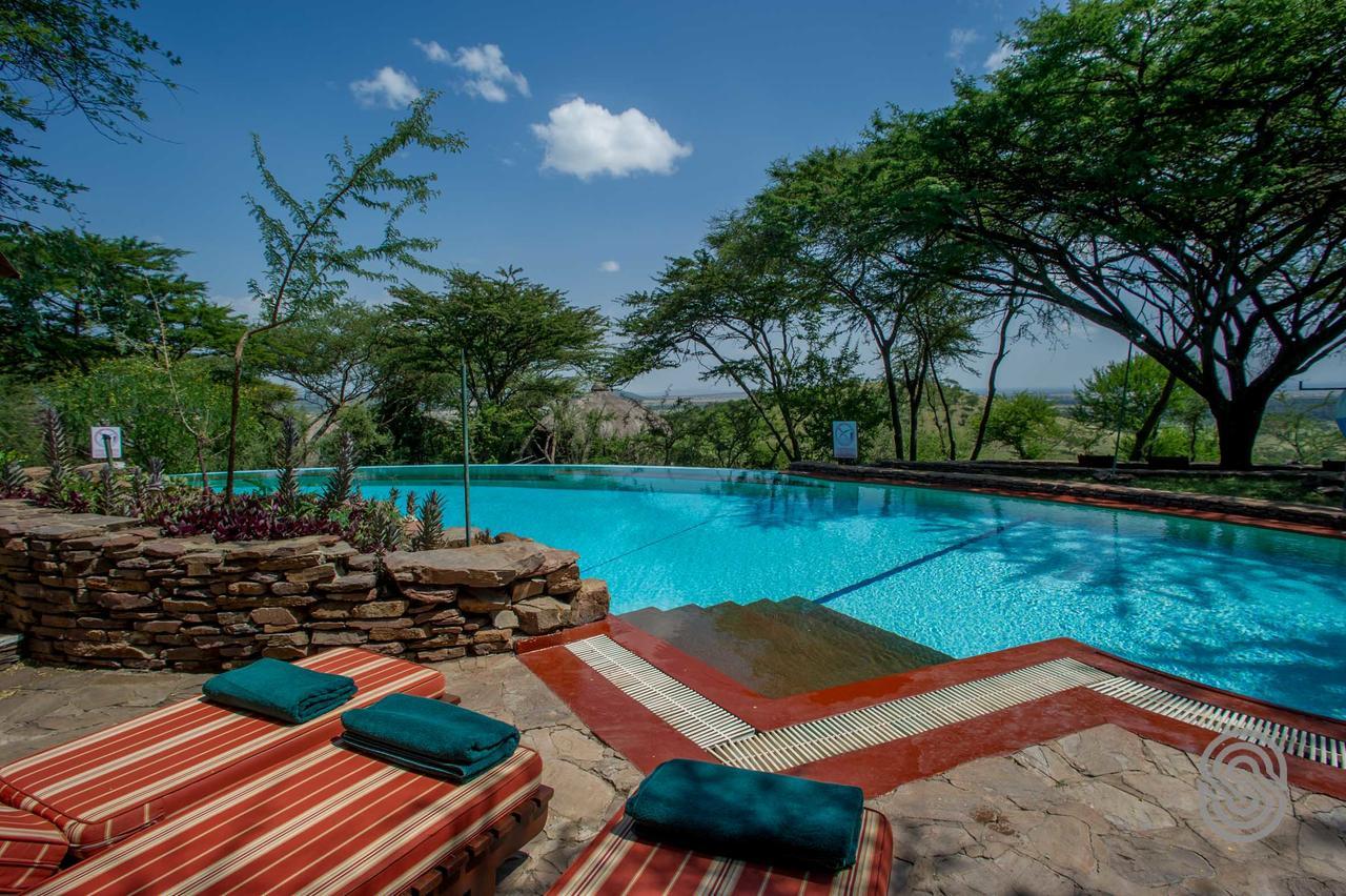 Serengeti Serena Safari Lodge Екстериор снимка